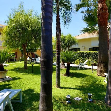 Re Sole La Dependance - Casa Vacanza M E R C U R I O Avola Bagian luar foto
